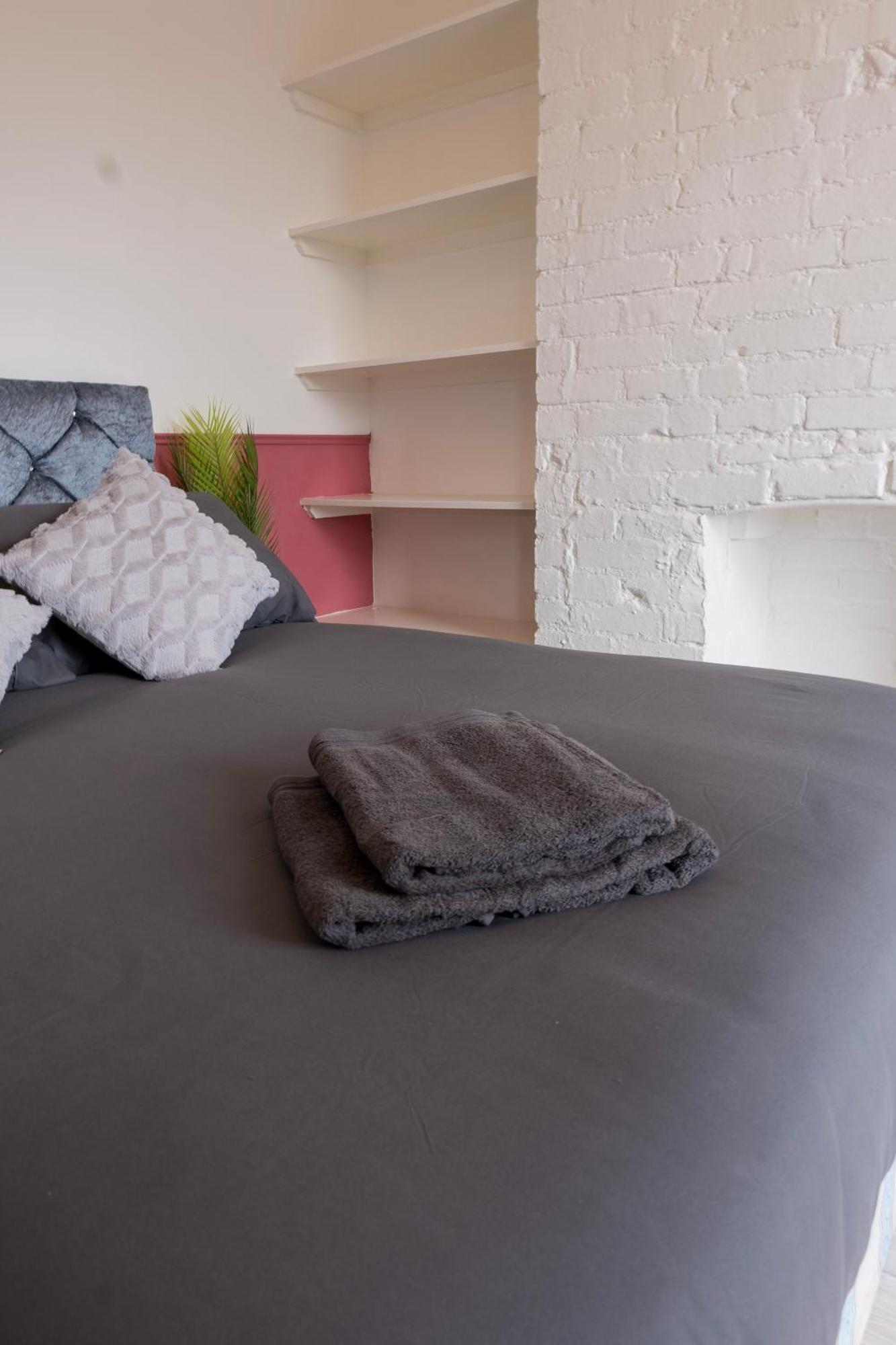 5C- Stylish Urban Retreat - Spacious 2 Bed Flat Лондон Екстериор снимка
