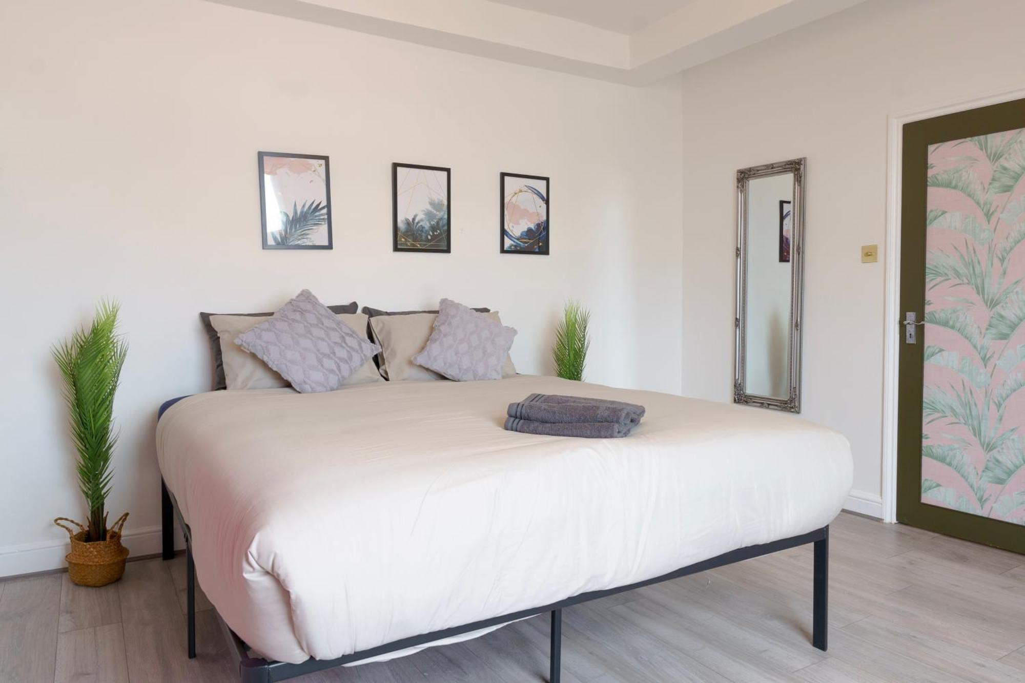 5C- Stylish Urban Retreat - Spacious 2 Bed Flat Лондон Екстериор снимка