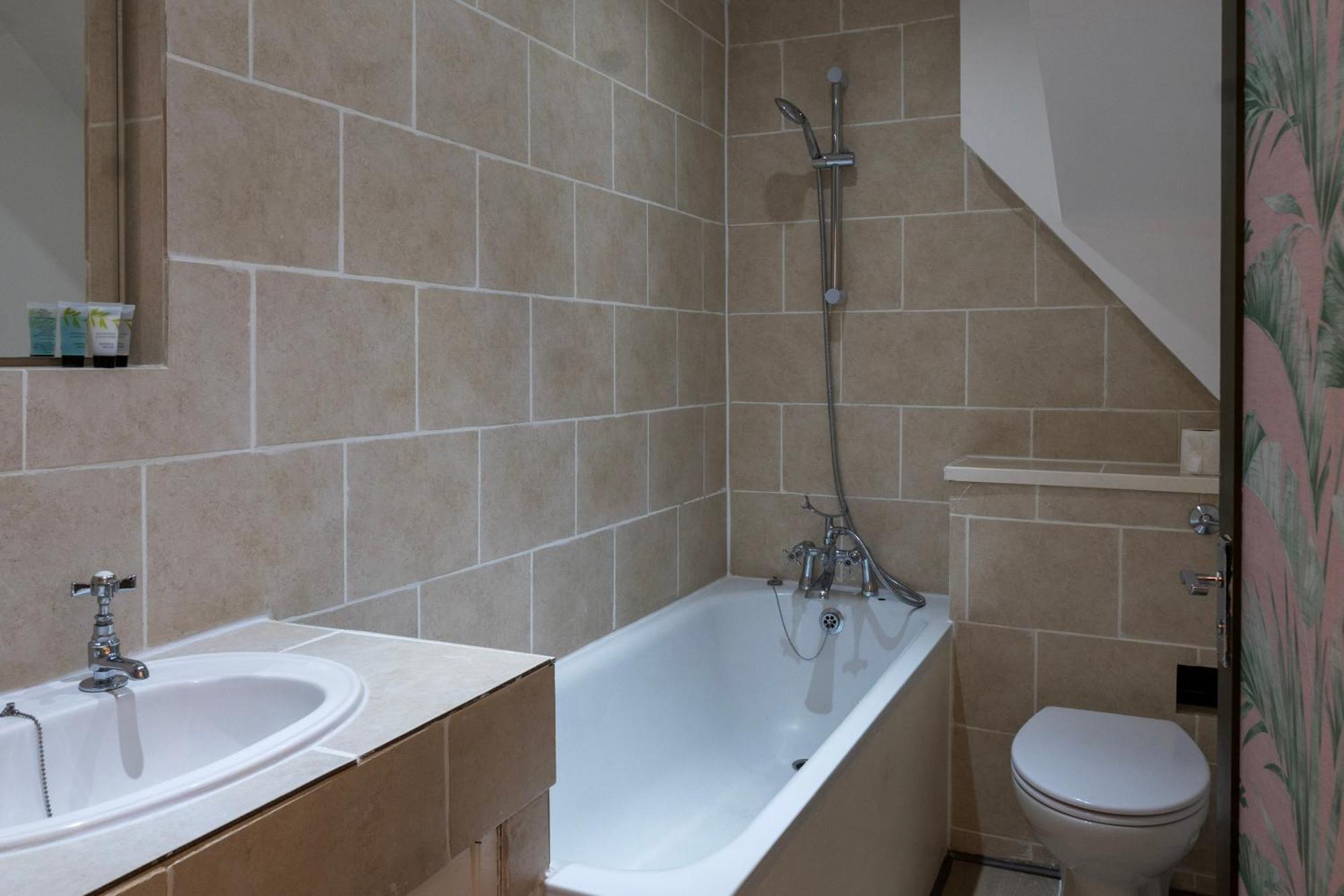 5C- Stylish Urban Retreat - Spacious 2 Bed Flat Лондон Екстериор снимка